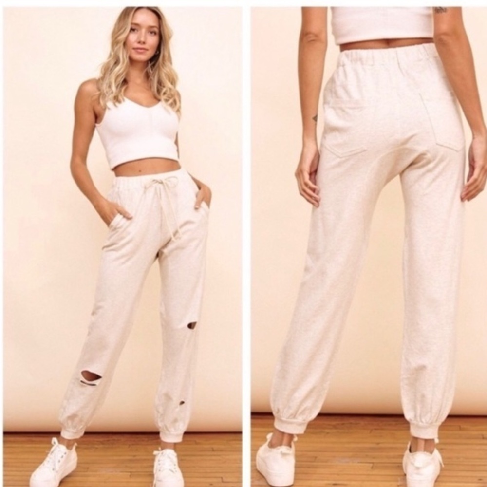 NWT- CHIC NEW SHREDDED COZY STRETCHY
JOGGERS w/ Pockets & Ribbed Cuffs- Large